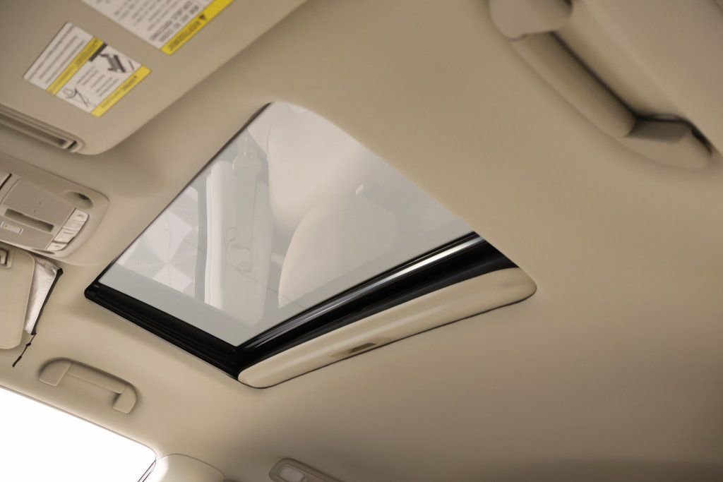 Used 2022 Nissan Armada Platinum w/ Captain's Chairs Package image 17