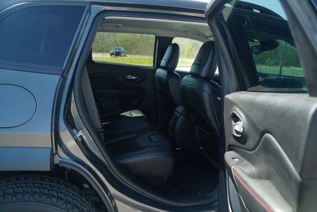 Used 2021 Jeep Cherokee Trailhawk image 22
