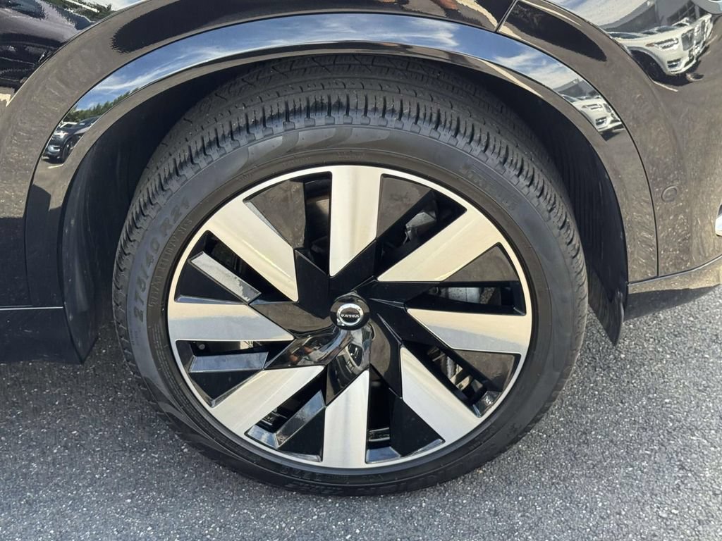 Certified 2024 Volvo XC90 T8 Plus w/ Protection Package Premier AWD/4WD image 6