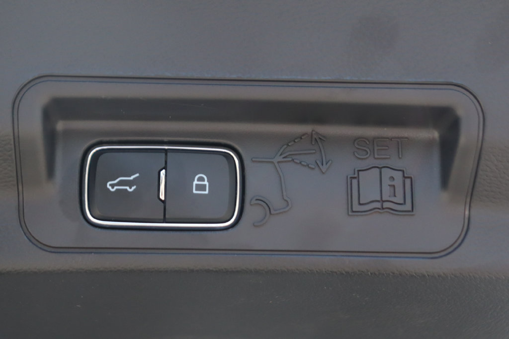 Used 2026 Ford Explorer ST-Line w/ ST-Line Street Pack AWD/4WD image 10
