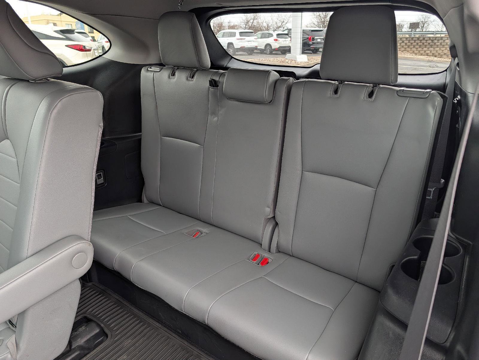 Used 2021 Toyota Highlander XLE image 21