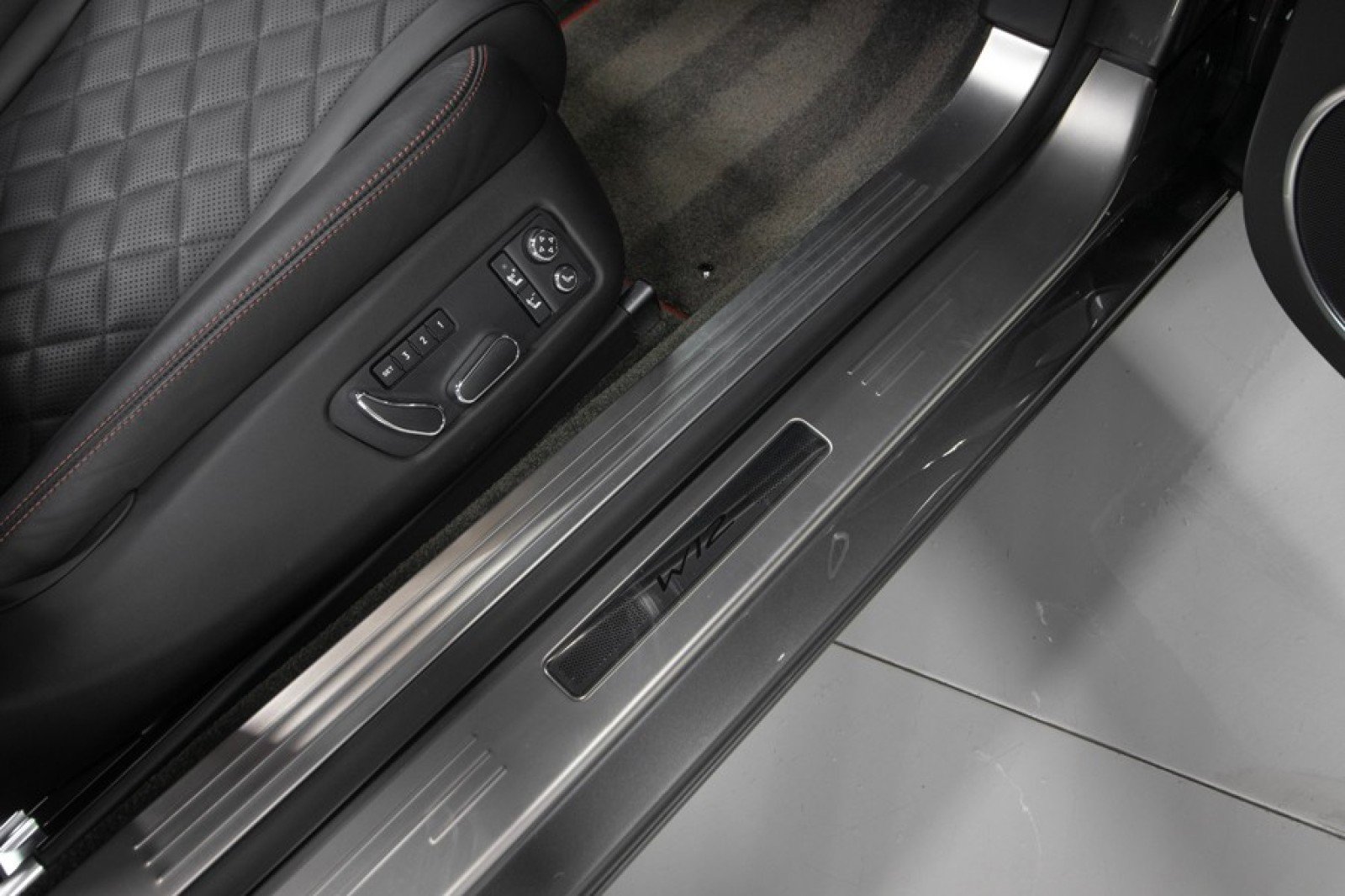 Used 2018 Bentley Continental GT image 43