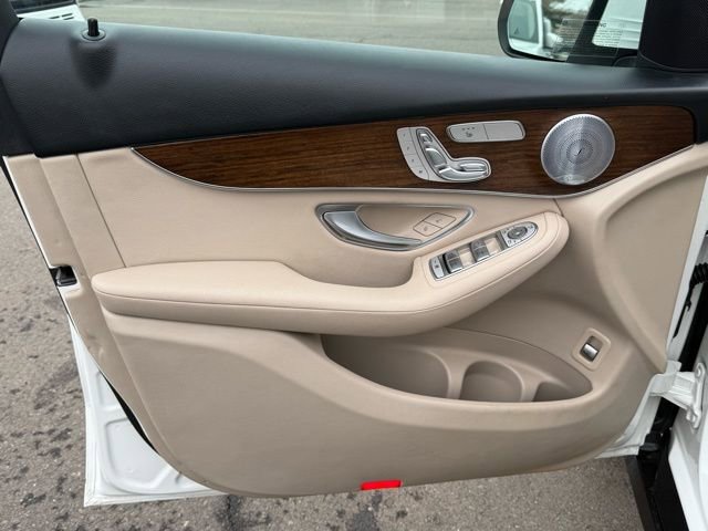 Used 2021 Mercedes-Benz GLC 300 4MATIC image 24