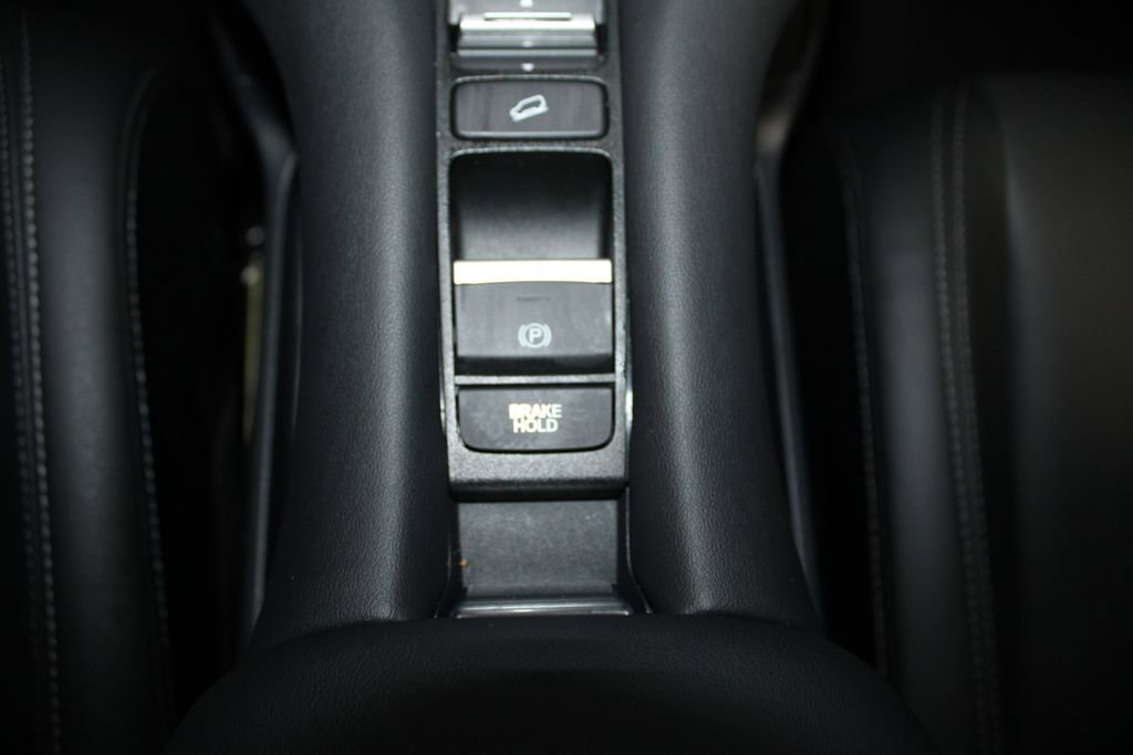 Certified 2024 Honda HR-V EX-L image 34