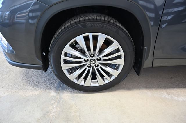 Used 2025 Toyota Highlander Platinum AWD/4WD image 35