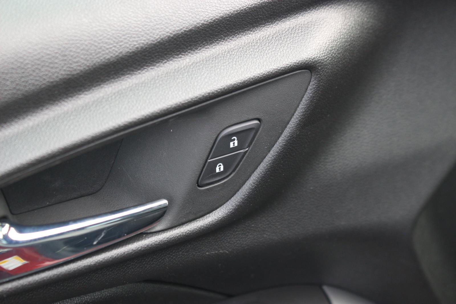 Used 2024 Chevrolet Trax RS w/ Driver Confidence Package image 13