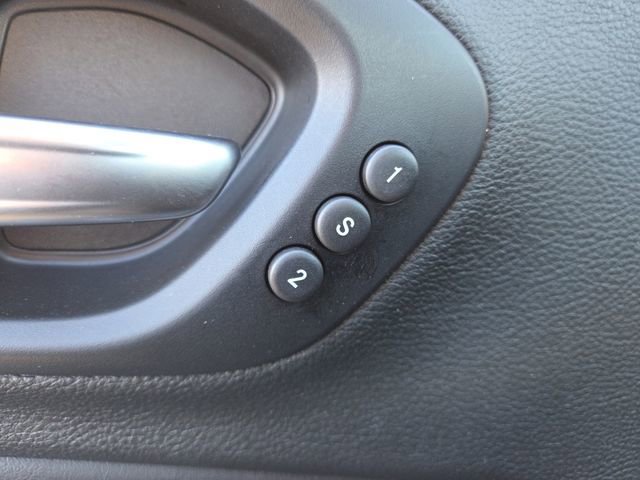 Used 2021 Jeep Cherokee Limited image 9