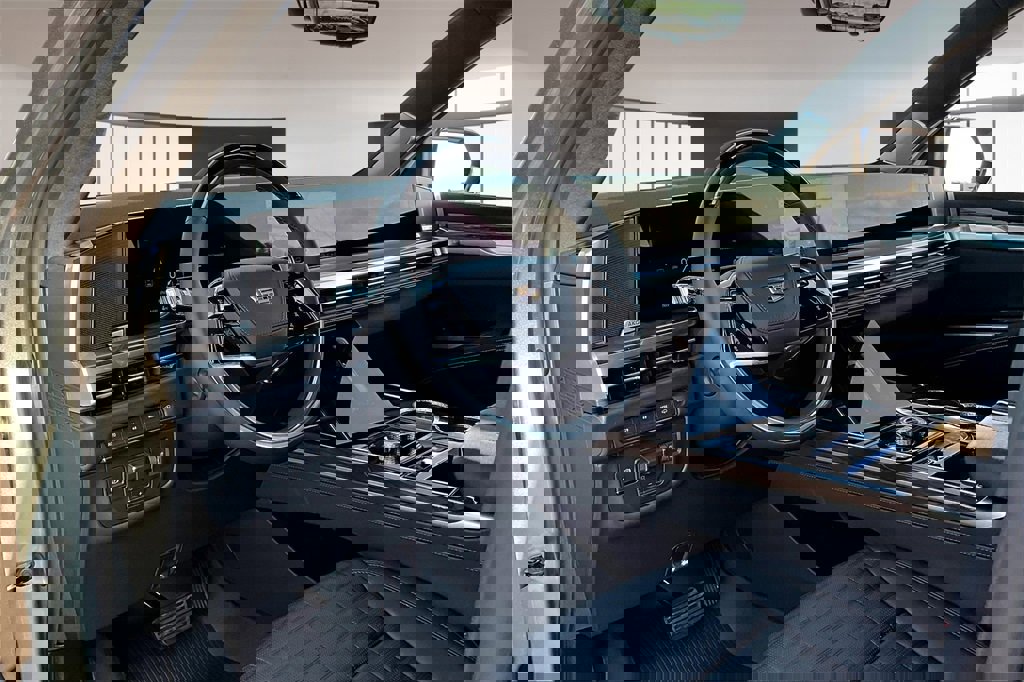 New 2026 Cadillac Escalade ESV Platinum Sport w/ LPO, Floor Liner Package image 6