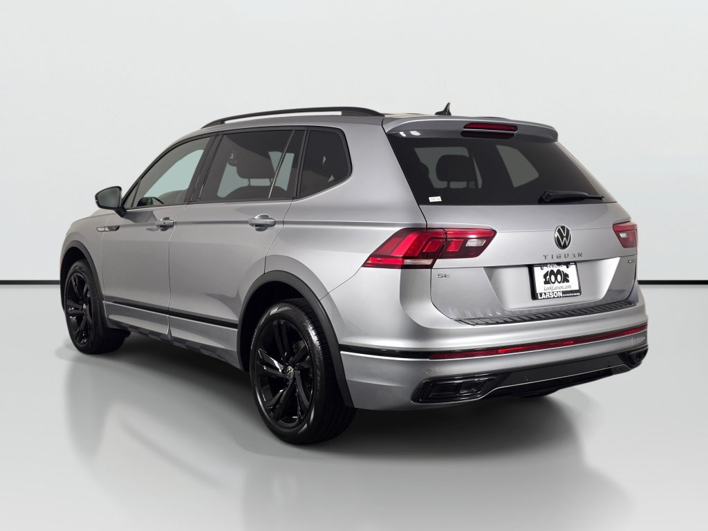Used 2024 Volkswagen Tiguan SE R-Line AWD/4WD image 3