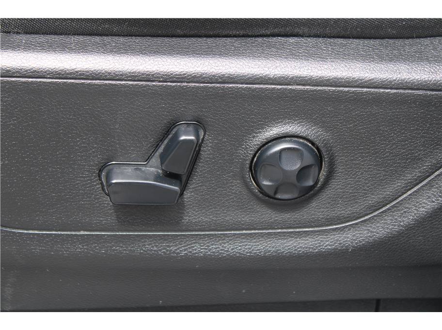Used 2019 RAM 1500 Big Horn RWD image 14
