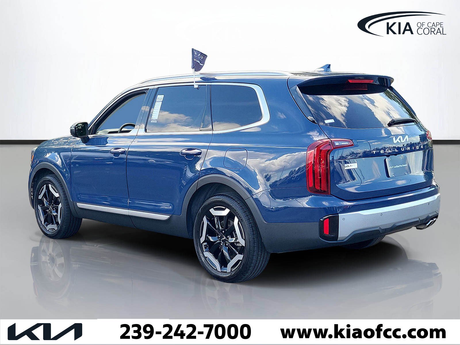 Used 2023 Kia Telluride S image 4