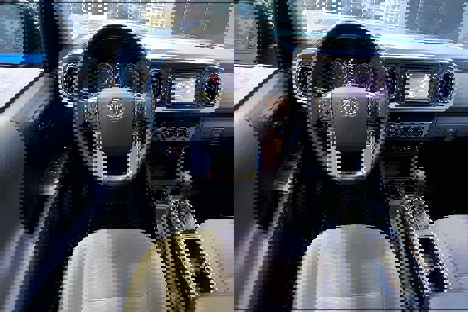 Used 2018 Toyota Tacoma SR5 AWD/4WD image 6