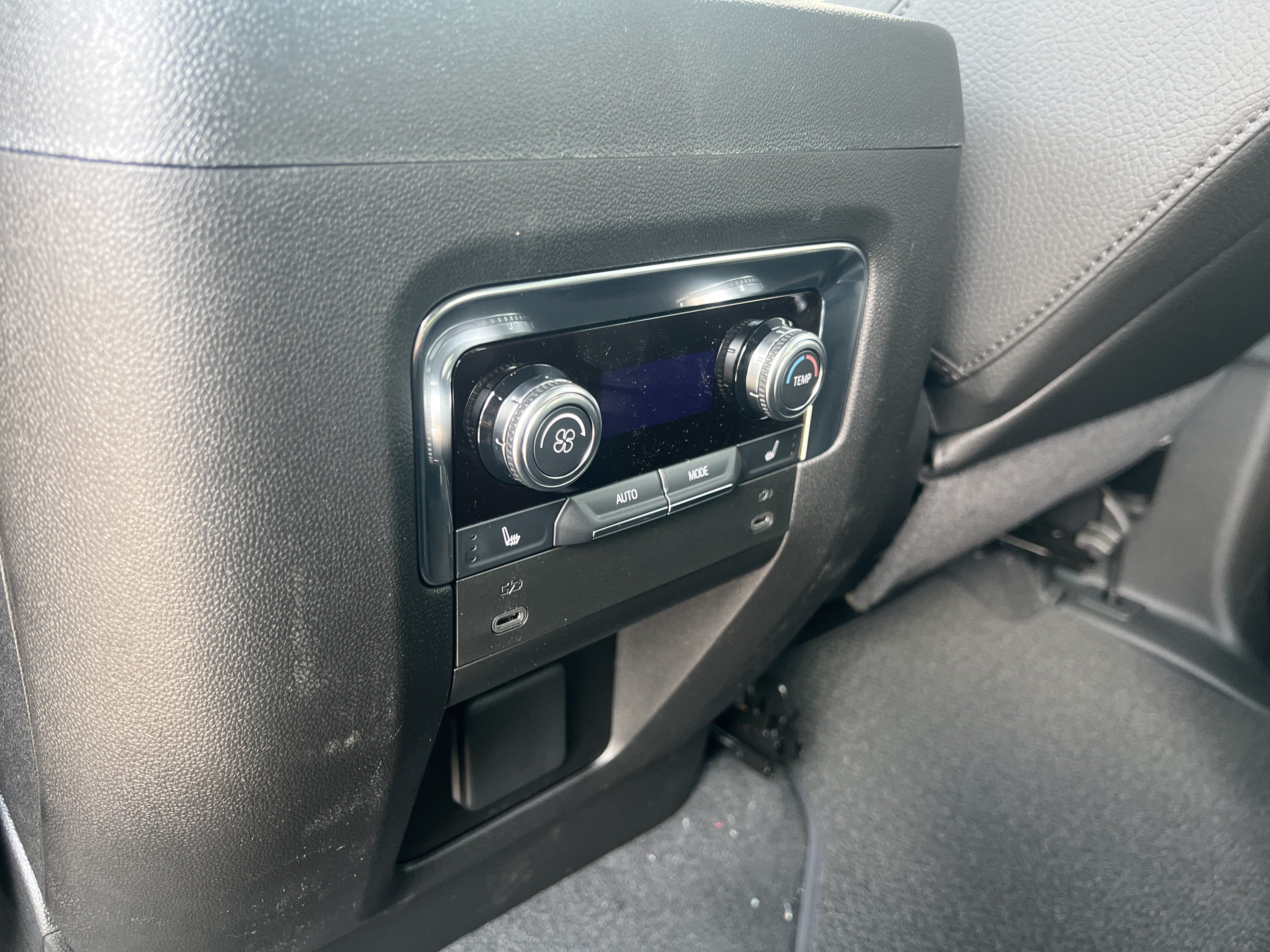 New 2026 GMC Yukon XL Denali AWD/4WD image 15