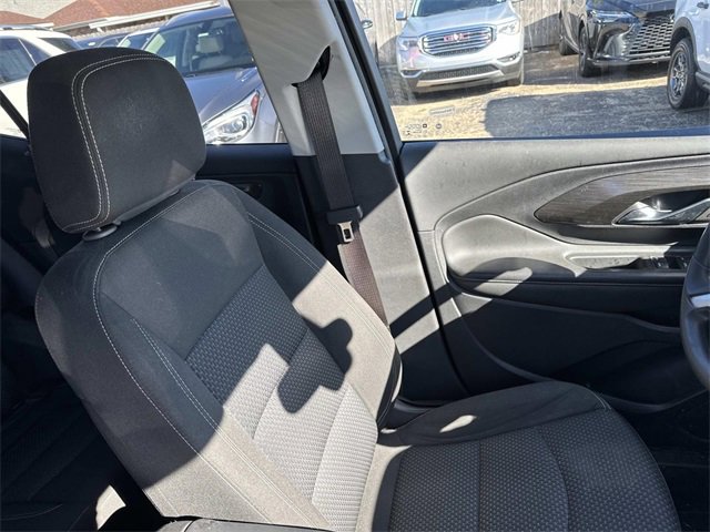 Used 2022 GMC Terrain SLE w/ Elevation Edition image 13