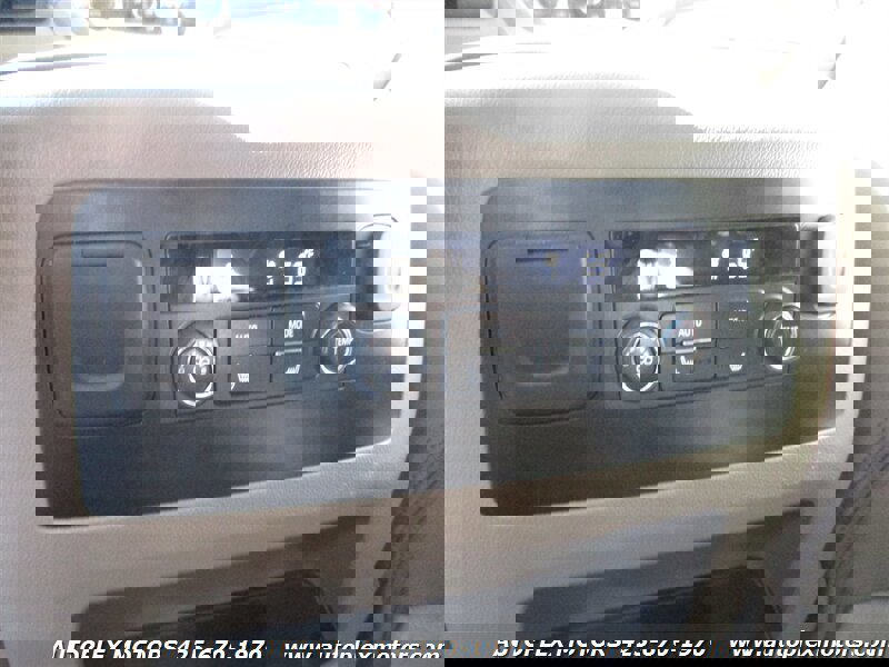 Used 2019 GMC Yukon XL SLT image 13