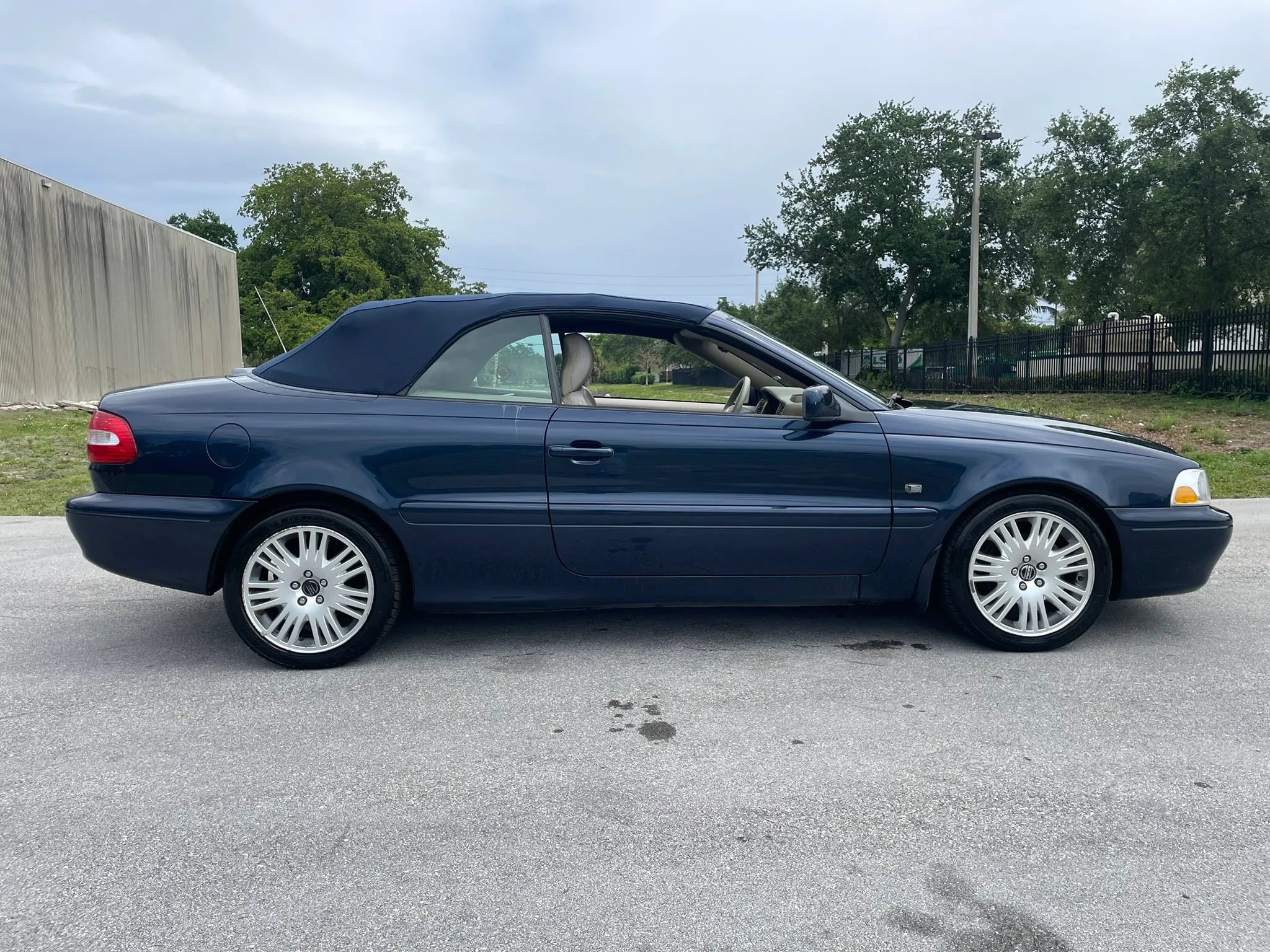 Used 2003 Volvo C70 LT image 8