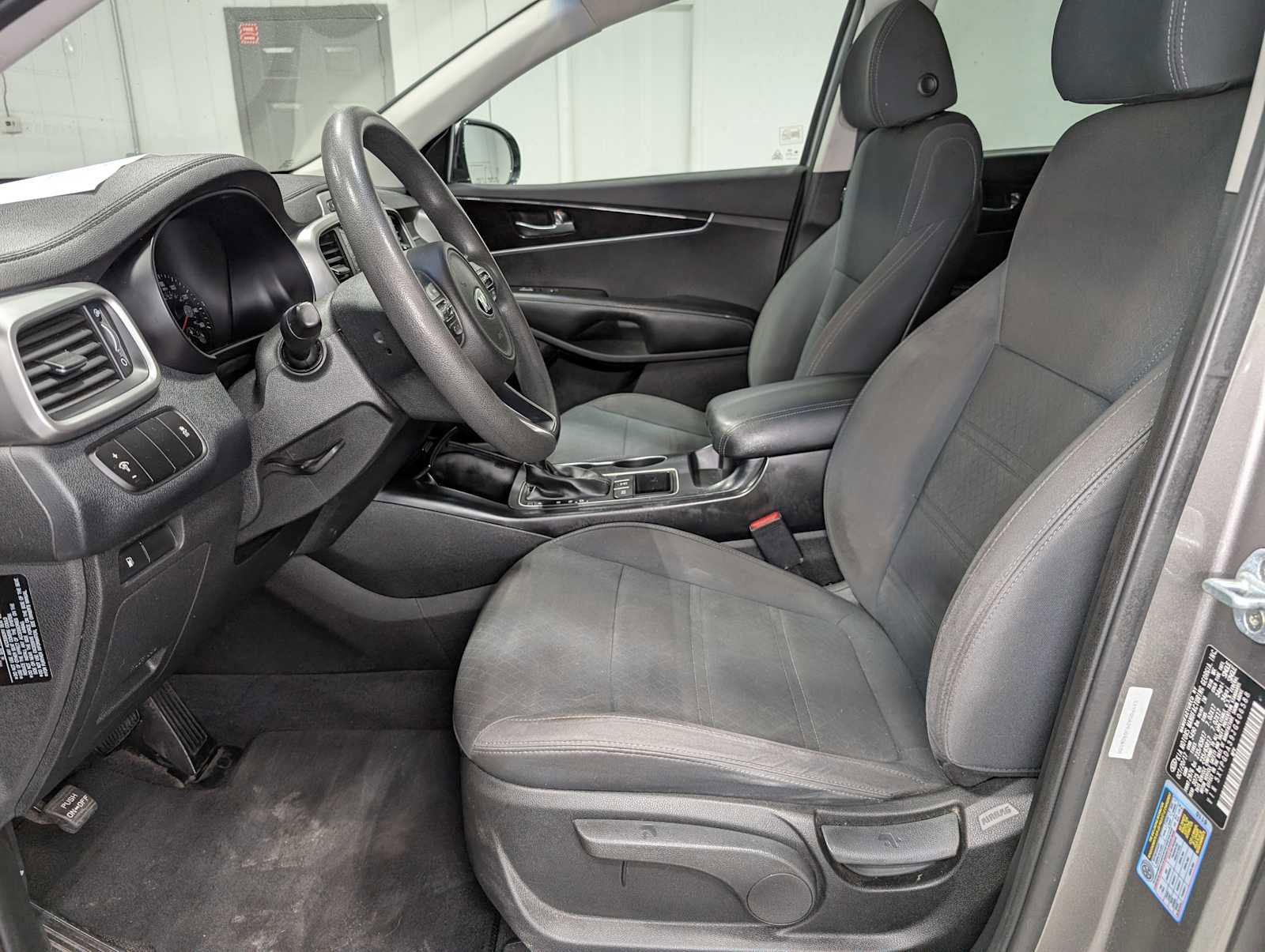 Used 2018 Kia Sorento LX image 4