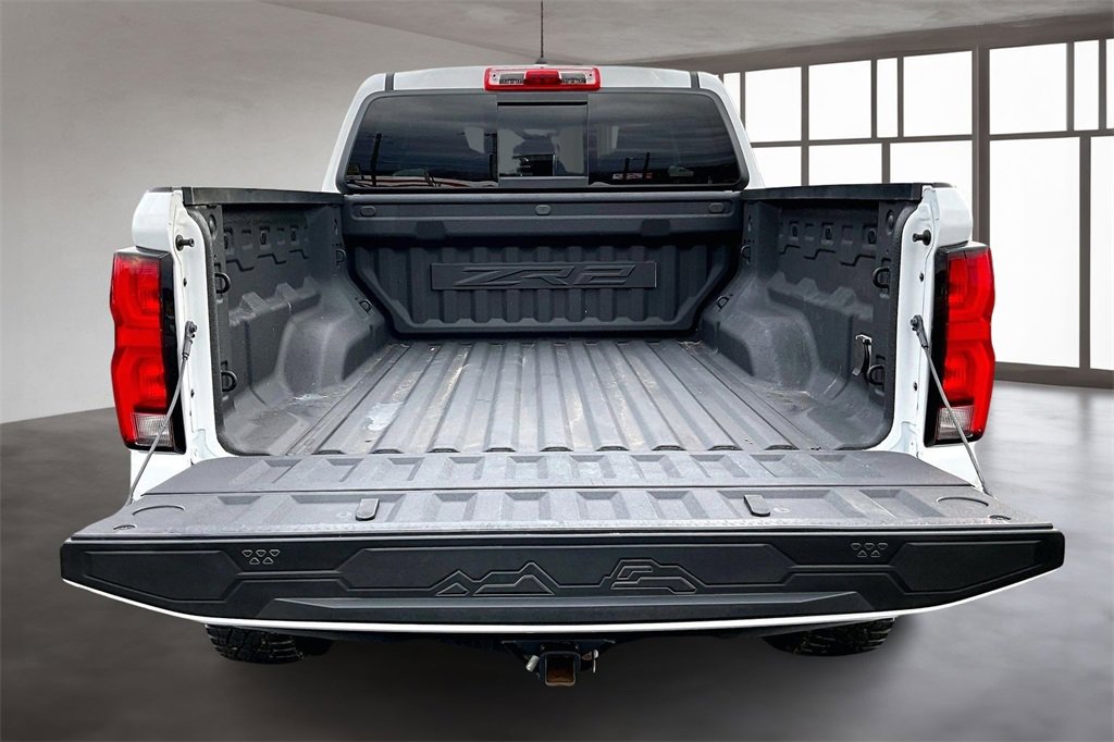 Used 2024 Chevrolet Colorado ZR2 w/ ZR2 Convenience Package III image 18