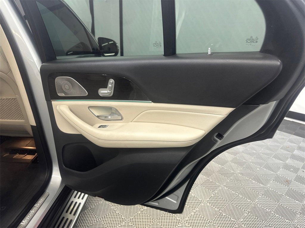 Used 2020 Mercedes-Benz GLE 350 w/ 3rd Row Seat Package image 18