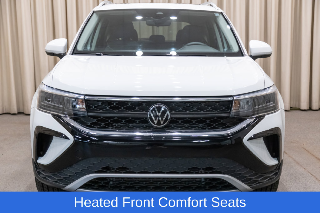 Used 2023 Volkswagen Taos SE w/ Panoramic Sunroof Package AWD/4WD image 3