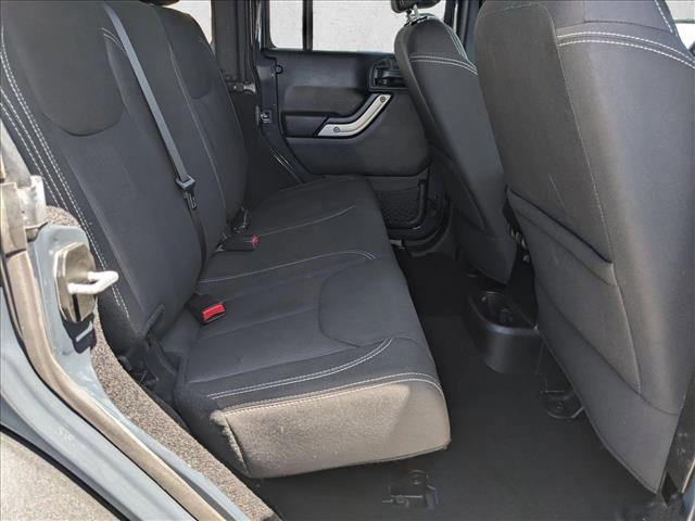 Used 2017 Jeep Wrangler Unlimited Rubicon w/ Connectivity Group image 18