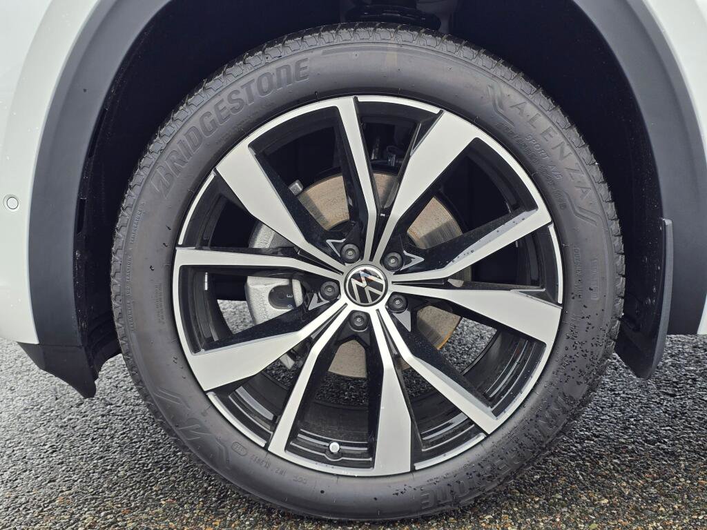 New 2026 Volkswagen Atlas Cross Sport SEL Premium R-Line AWD/4WD image 10