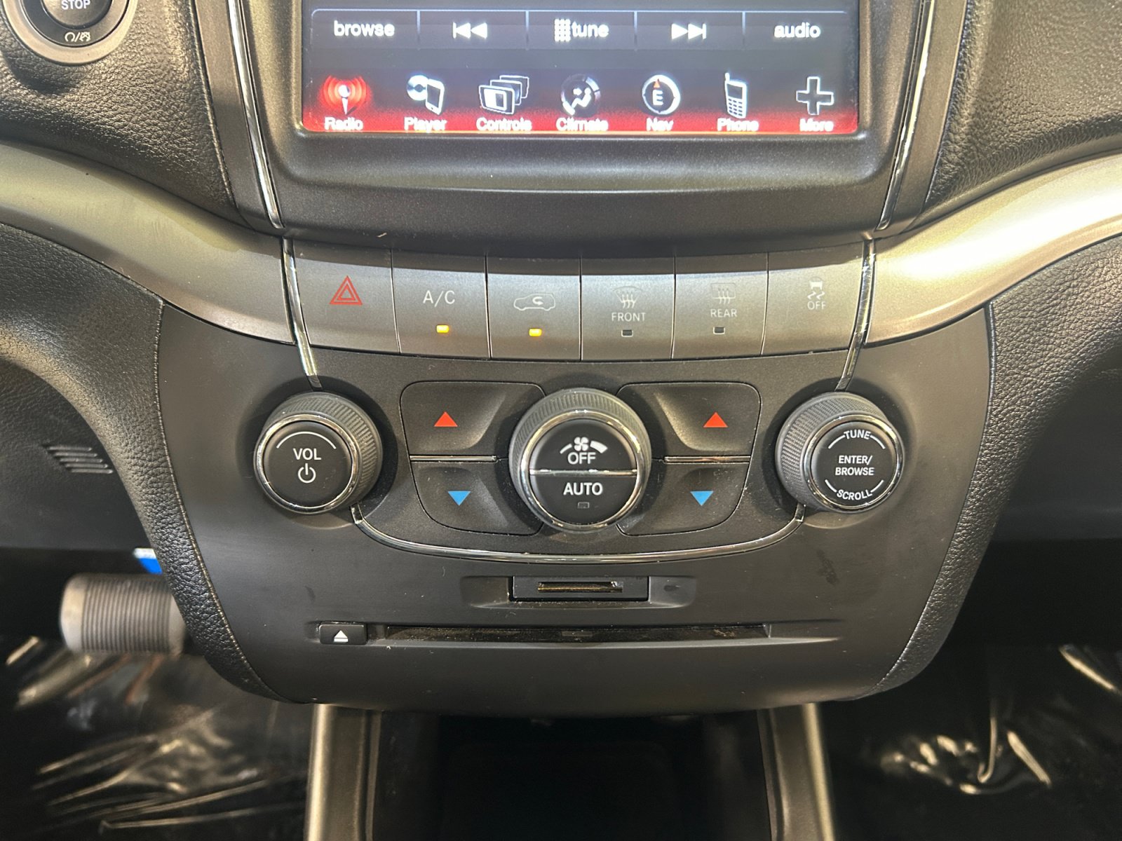 Used 2019 Dodge Journey Crossroad w/ Navigation Group FWD image 16