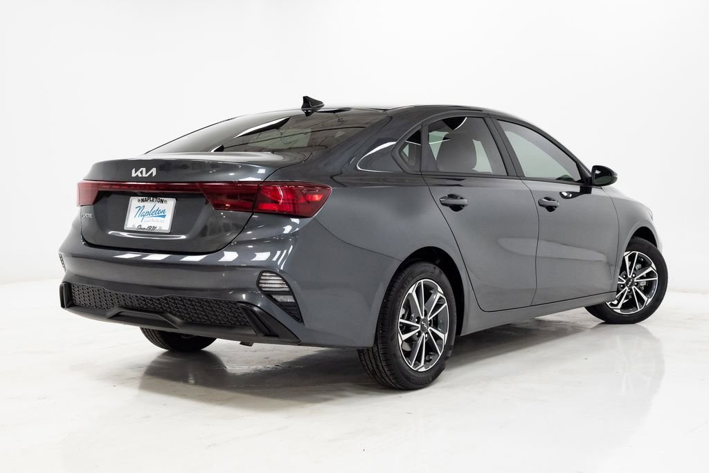 Certified 2022 Kia Forte LXS w/ LXS Technology Package image 30