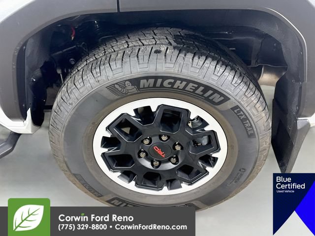 Used 2025 Toyota 4Runner TRD Off-Road Premium AWD/4WD image 37