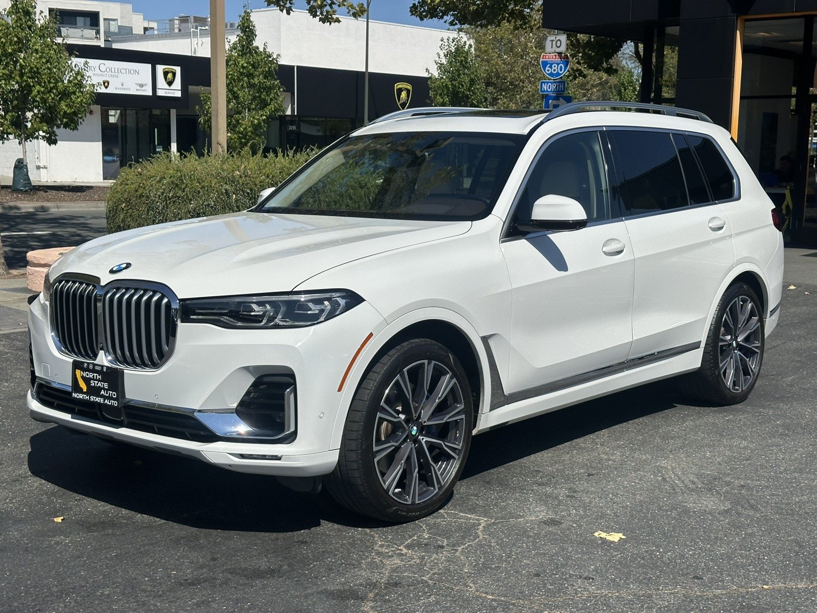 Used 2019 BMW X7 xDrive50i w/ Premium Package AWD/4WD image 3