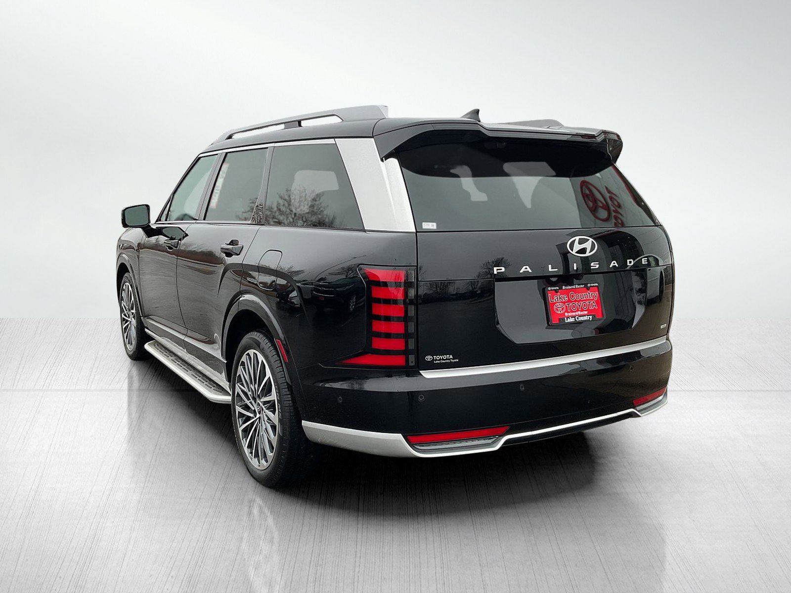 Used 2026 Hyundai Palisade Calligraphy image 3