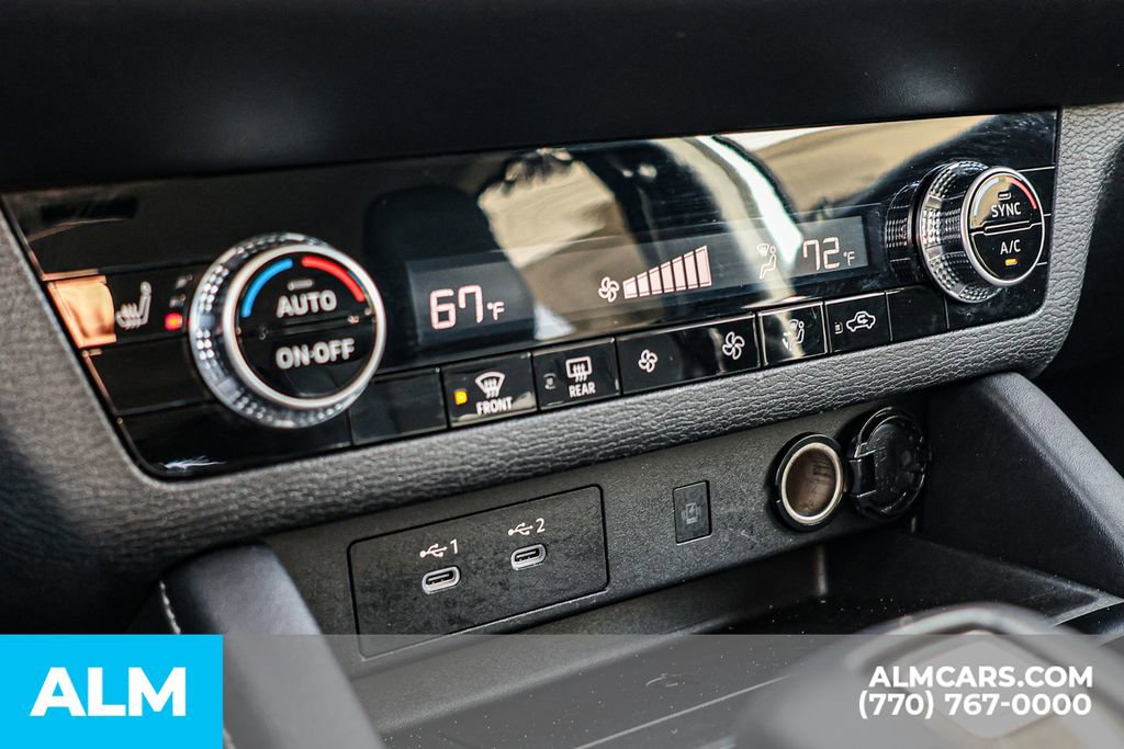 Used 2025 Mitsubishi Outlander SE image 45