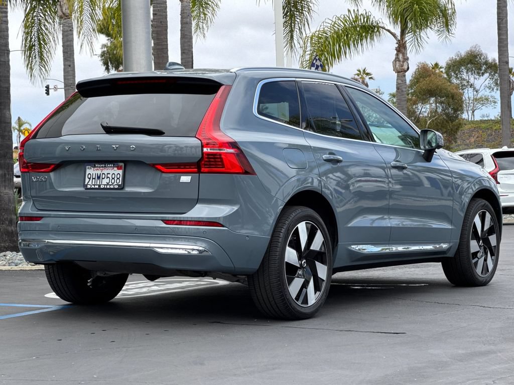 Certified 2023 Volvo XC60 T8 Plus AWD/4WD image 5