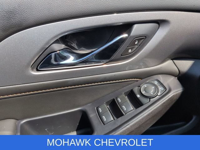 Used 2020 Chevrolet Traverse LT w/ Driver Confidence II Package AWD/4WD image 31