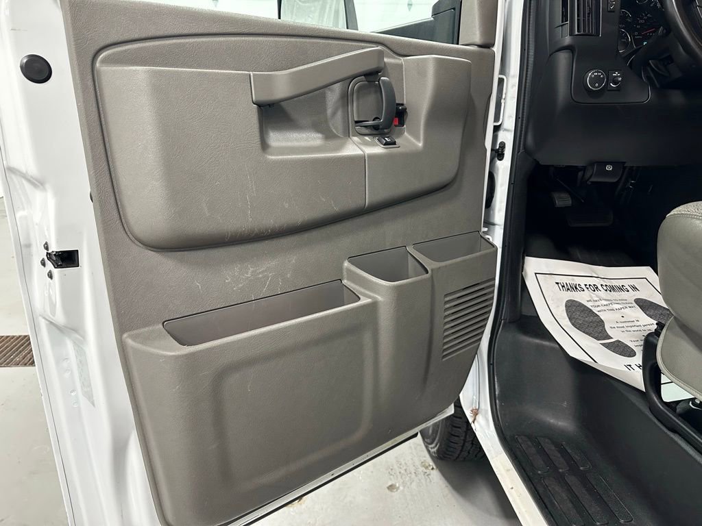 Used 2022 Chevrolet Express 3500 w/ Power Convenience Package image 8