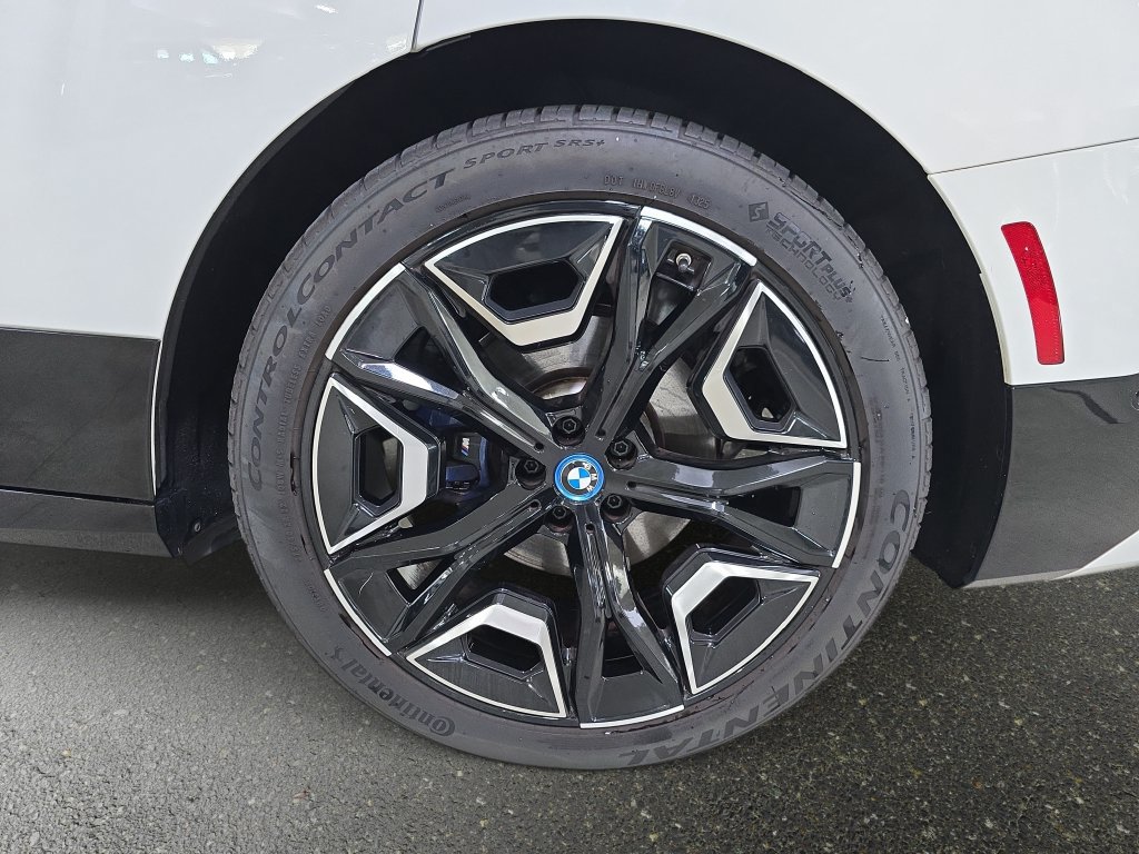 Used 2024 BMW iX M60 AWD/4WD image 31