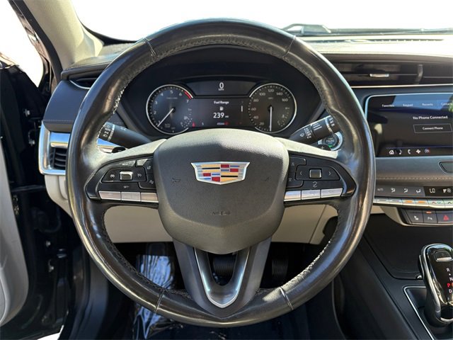 Used 2020 Cadillac XT4 Luxury w/ Cold Weather Package image 15