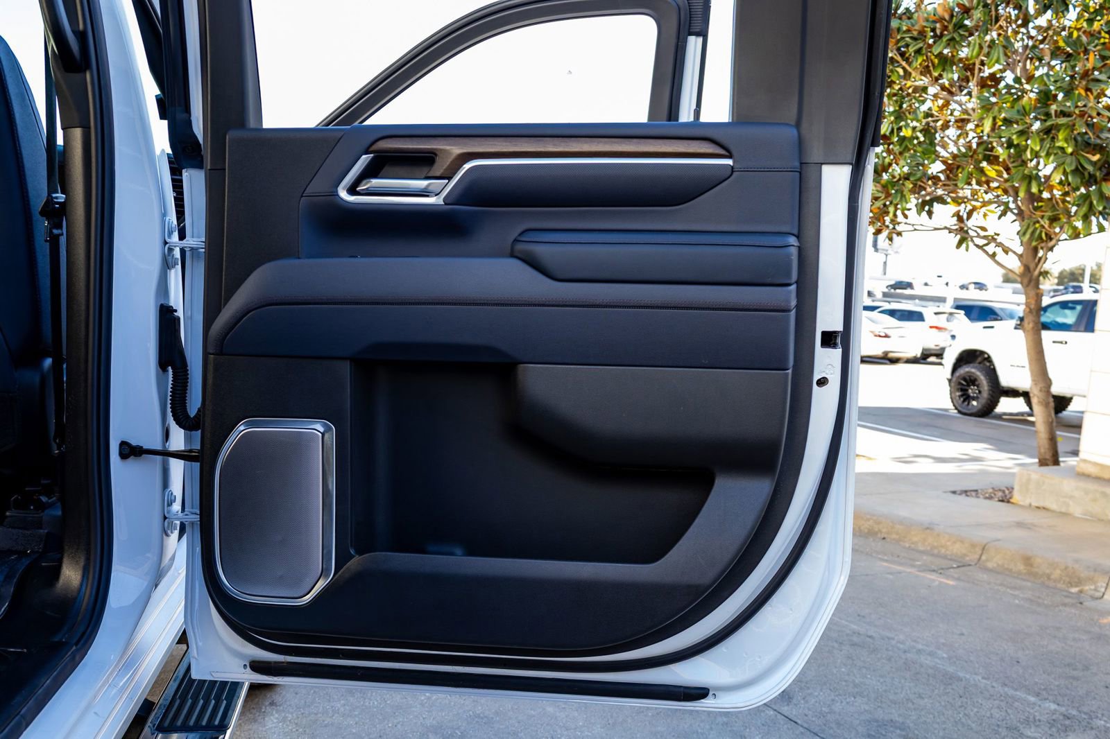 Used 2025 Chevrolet Silverado 2500 High Country w/ Technology Package image 38