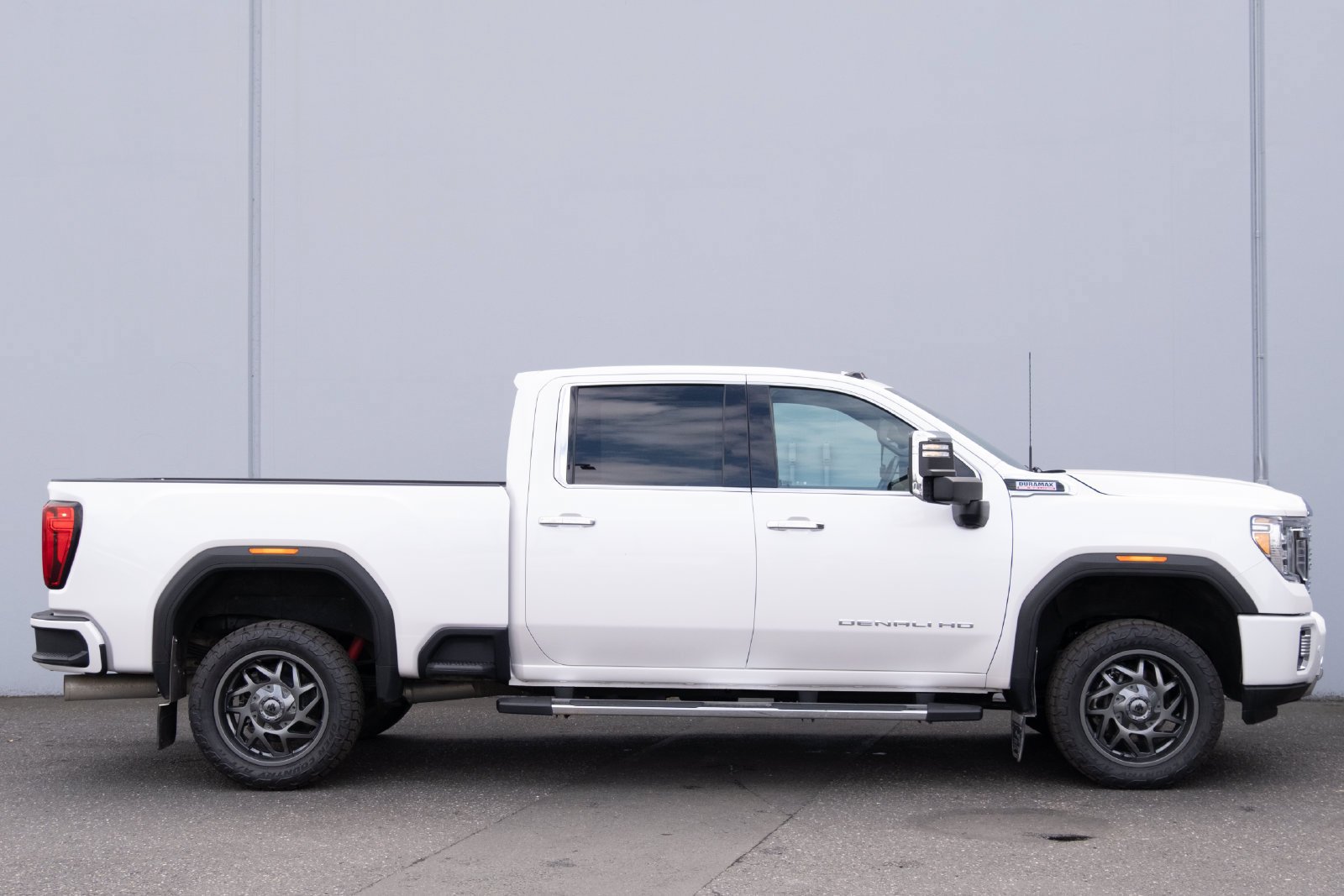 Used 2023 GMC Sierra 3500 Denali w/ Denali Ultimate Package AWD/4WD image 34