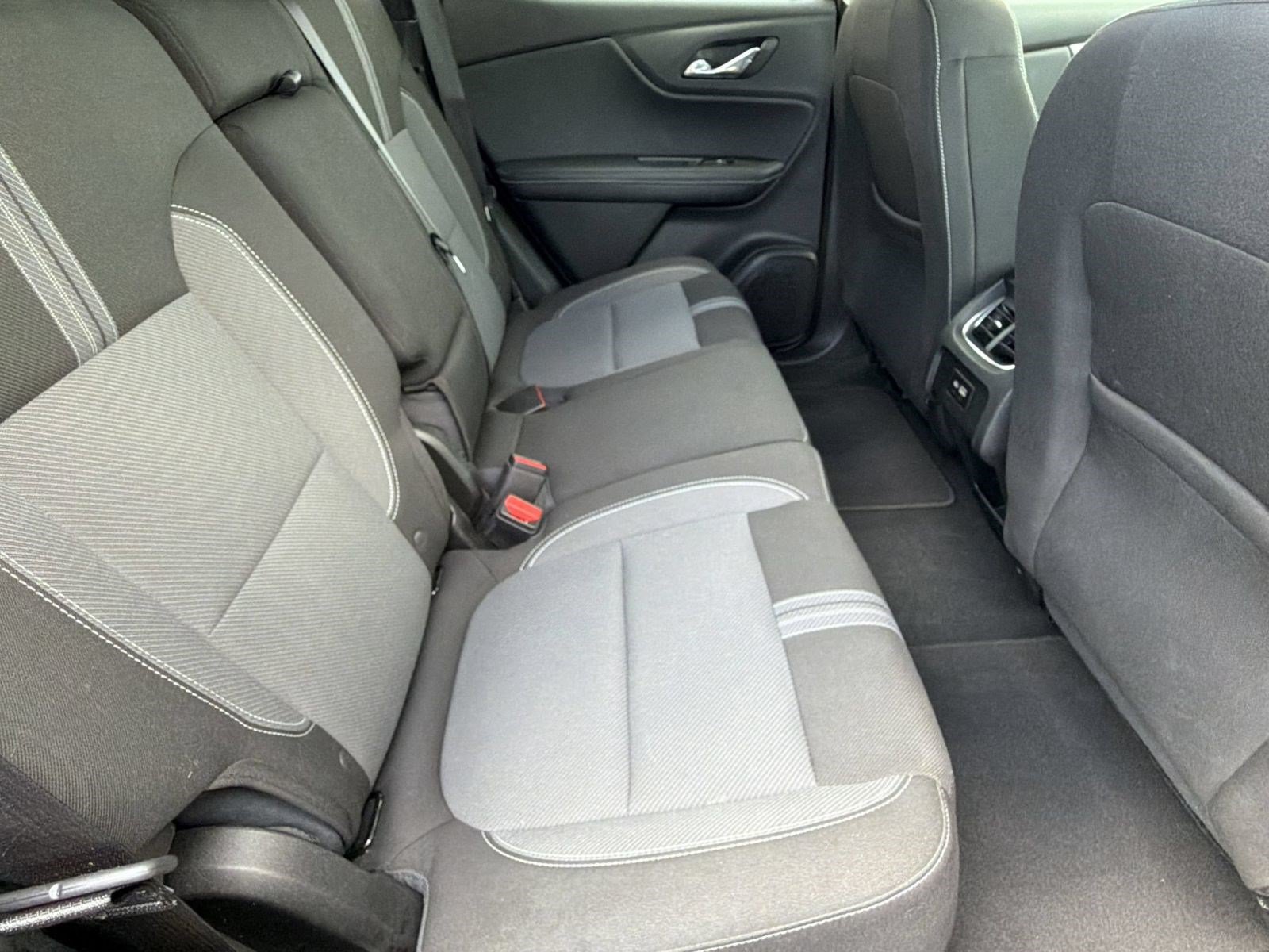 Used 2025 Chevrolet Blazer LT FWD image 32