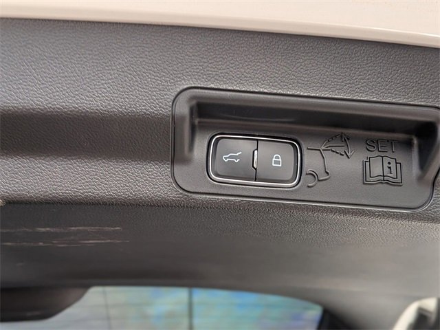 Used 2023 Ford Explorer Limited w/ Limited Technology Package image 34