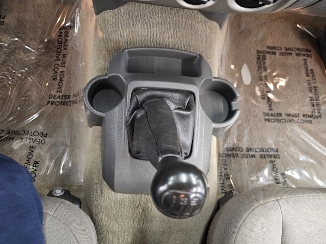 Used 2005 Chevrolet Colorado LS image 14