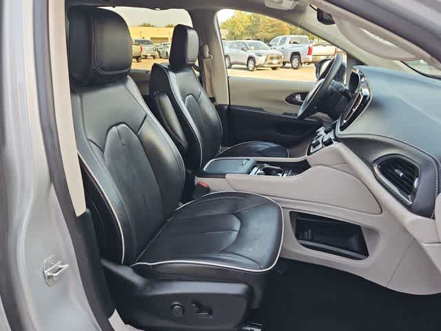 Used 2024 Chrysler Pacifica Limited FWD image 20
