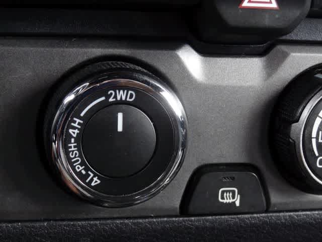 Used 2019 Toyota Tacoma TRD Off-Road w/ Technology Package AWD/4WD image 27
