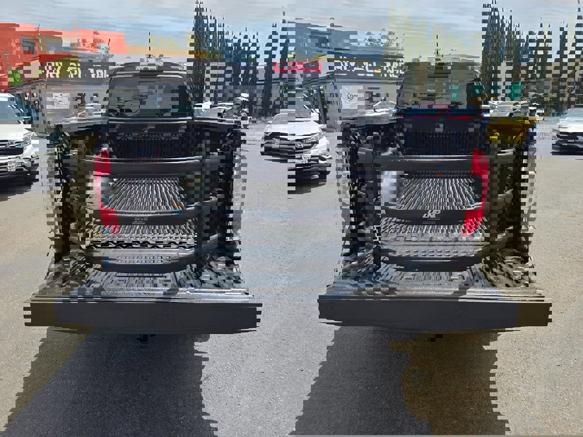 Used 2018 GMC Canyon SLE w/ SLE Convenience Package image 13