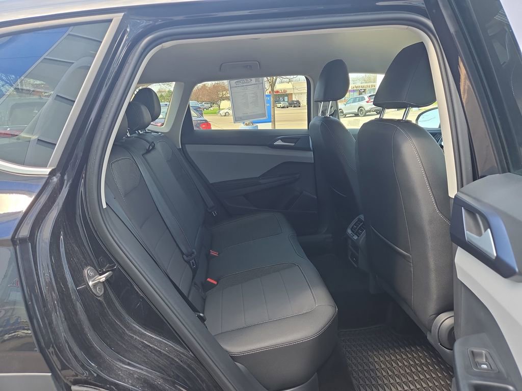 Used 2024 Volkswagen Taos SE AWD/4WD image 27