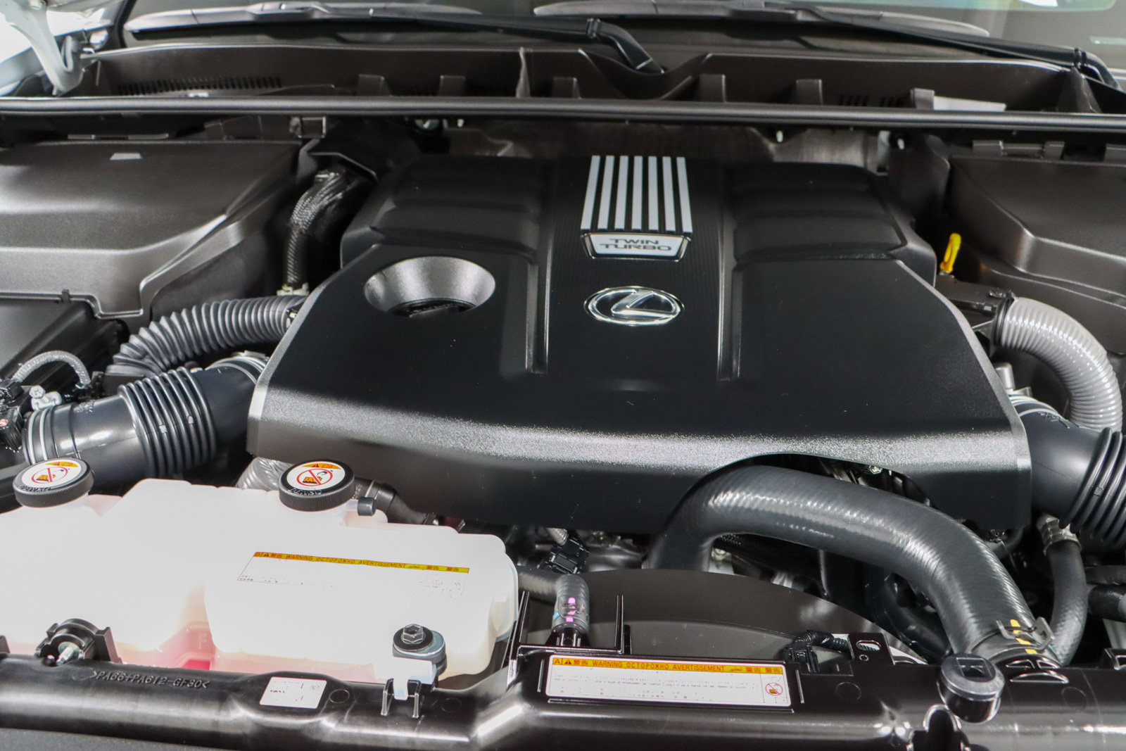 Used 2025 Lexus LX 600 4WD w/ Luxury Package image 36