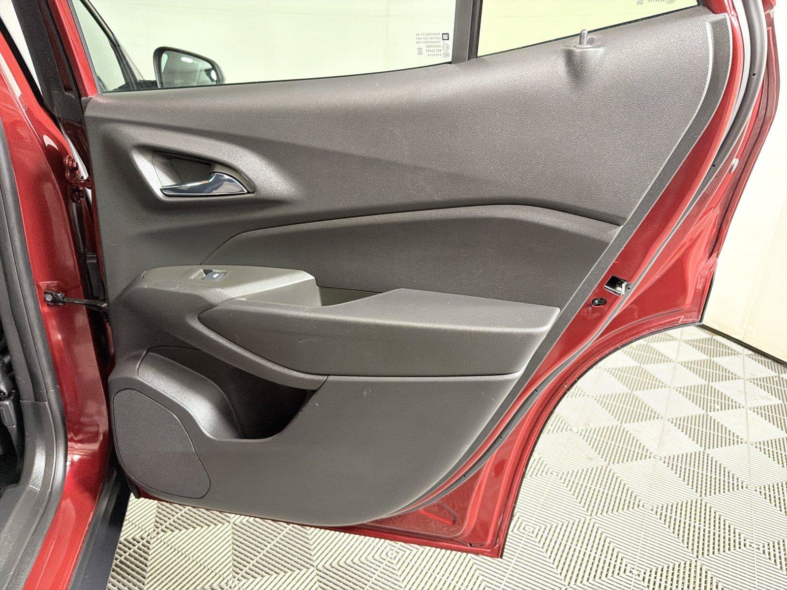Certified 2024 Chevrolet Trax RS FWD image 14