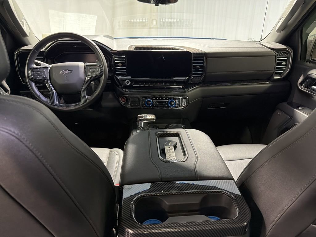 Used 2022 Chevrolet Silverado 1500 LTZ w/ LTZ Premium Package AWD/4WD image 3