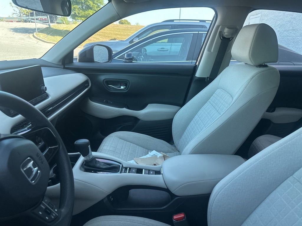 Used 2024 Honda HR-V LX image 5